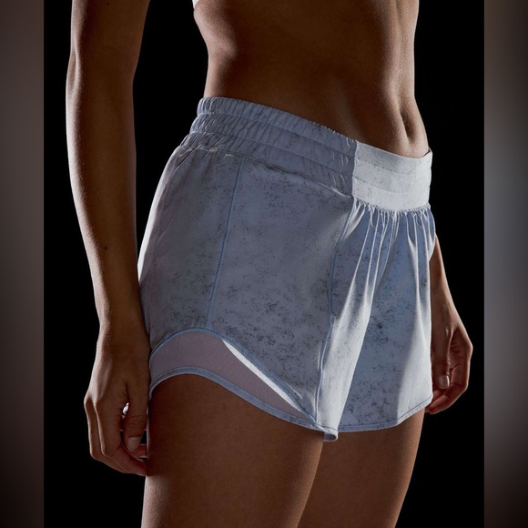 Lululemon Hotty Hot Low-Rise Lined Shorts 4” – Gravel Dust / Pastel Blue –Size 6 - Picture 8 of 8